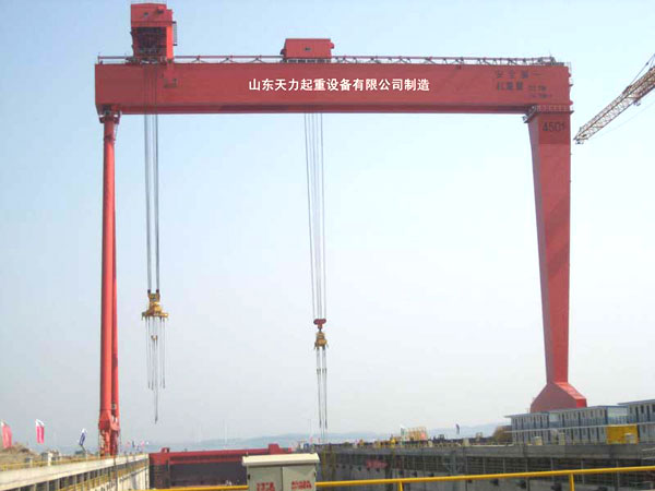 MU型造船門(mén)式起重機