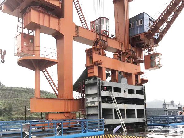閘門(mén)水封更換、改造施工